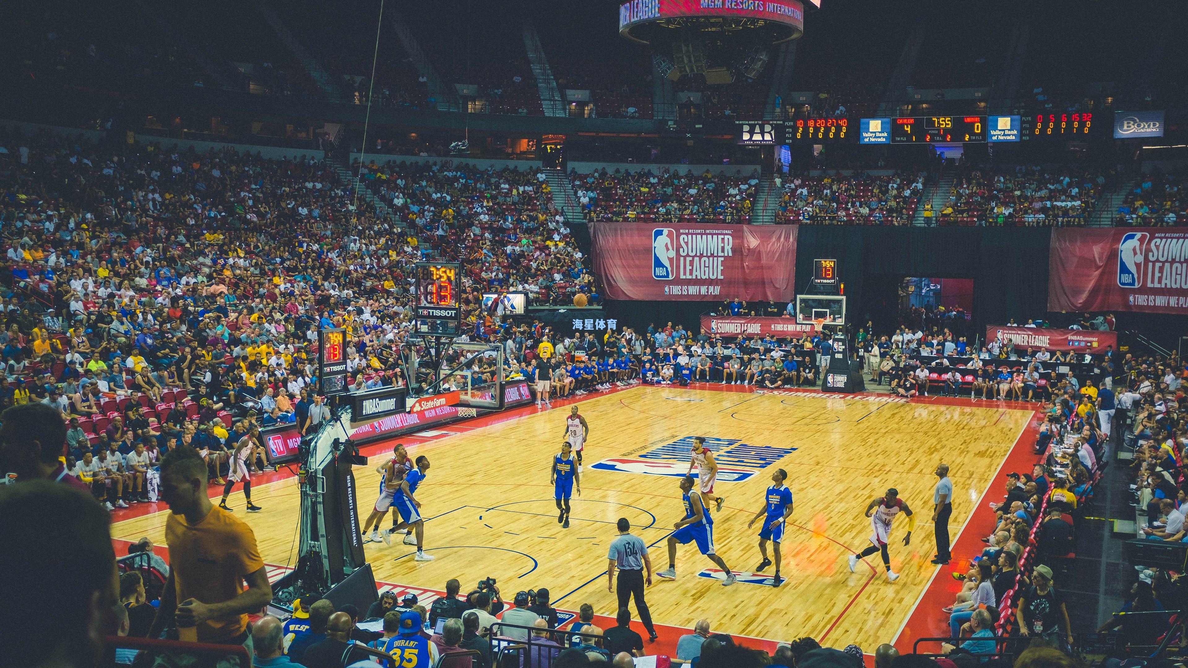 躺赚50%工资!海沃德被评为NBA历史最高薪低能球员,球迷怒斥,合同诈骗犯