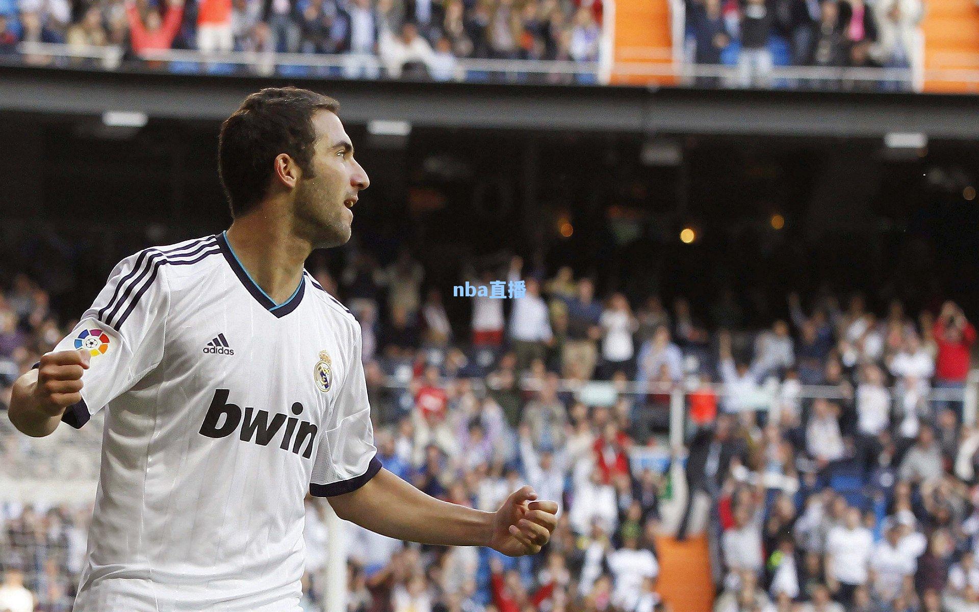 中超赛场再迎澳流冲击波，蒙哥马利挂帅成都，亚洲足球融合新实验